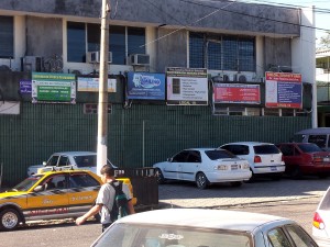 Algunas clínicas privadas que prestan servicios de saludn en la Colonia Médica. Foto: José Mejía