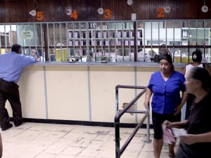 Las constantes quejas de los pacientes por la falta de medicamentos orilló a Leer más en: http://www.elheraldo.hn/Secciones-Principales/Pais/Informe-revela-escandalosa-corrupcion Síganos en: www.facebook.com/diarioelheraldo y @diarioelheraldo en Twitter