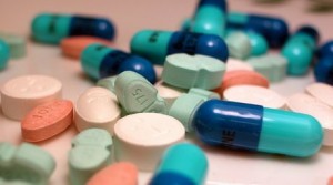 Usuarios buscan opciones para conseguir los fármacos |Foto cortesía: farmacosonline