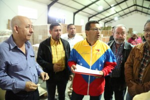 Ministro del Poder Popular para la Salud, Henry Ventura, acompañado por su equipo: Dr. Jacobo Mora y Freddy Leal
