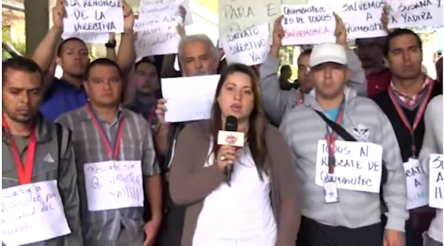 Trabajadores de Quimbiotec reunidos en asamblea reclaman por la buena marcha de su planta de productos de derivados sanguíneos esencial para la salud de muchos pacientes