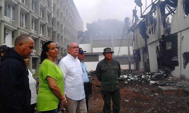 5BolivarIncendio_F40vPd3.jpg.980x588_q85_box-02C102C10002C608_crop_detail