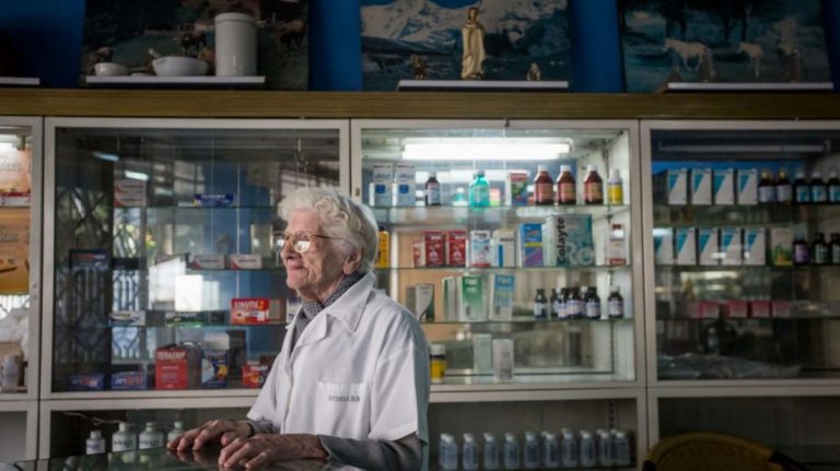 francisco-velasquez-gago-Medicamentos-desaparecen-de-los-anaqueles-a-pesar-de-sus-altos-precios