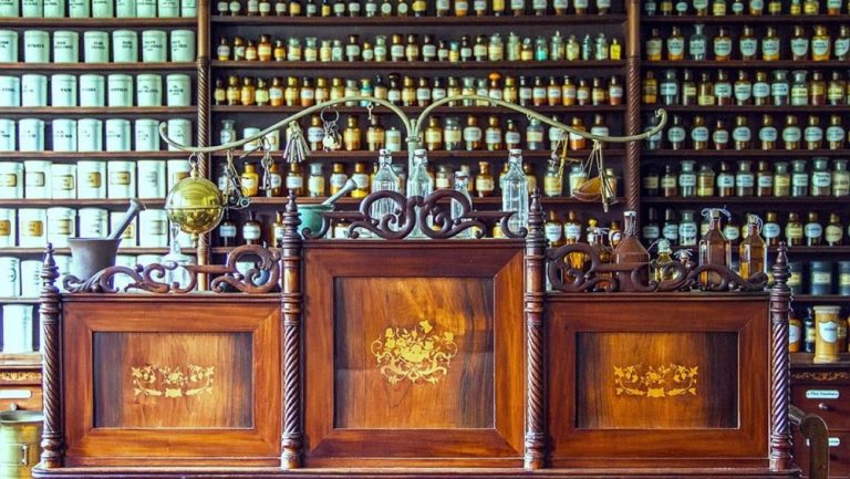 la-venta-en-farmacias-cae-en-1-000-millones-de-euros_15_1000x564