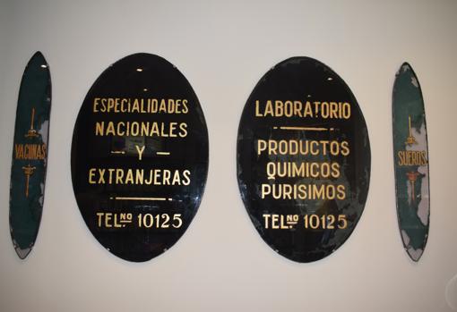 Antiguos espejos de la fachada se conservan en el interior