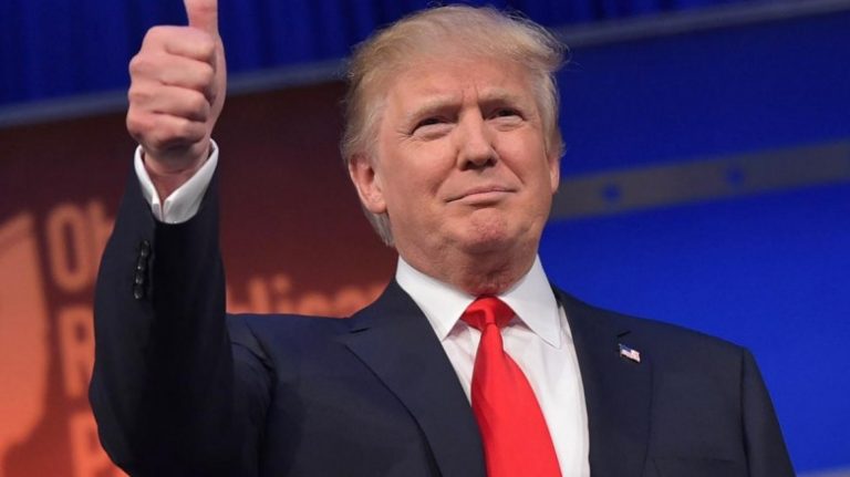 483208412-real-estate-tycoon-donald-trump-flashes-the-thumbs-up.jpg.CROP_.promo-xlarge2-780x438
