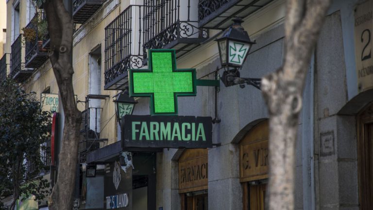Imagen-farmacia-calle-centrica_1108399209_11210530_1020x574