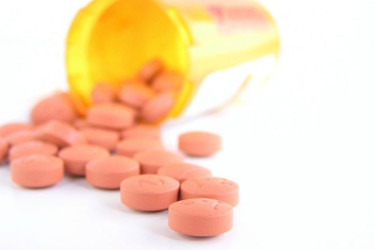 bottle-medicine-capsule-product-drug-prescription-1166837-pxhere.com_