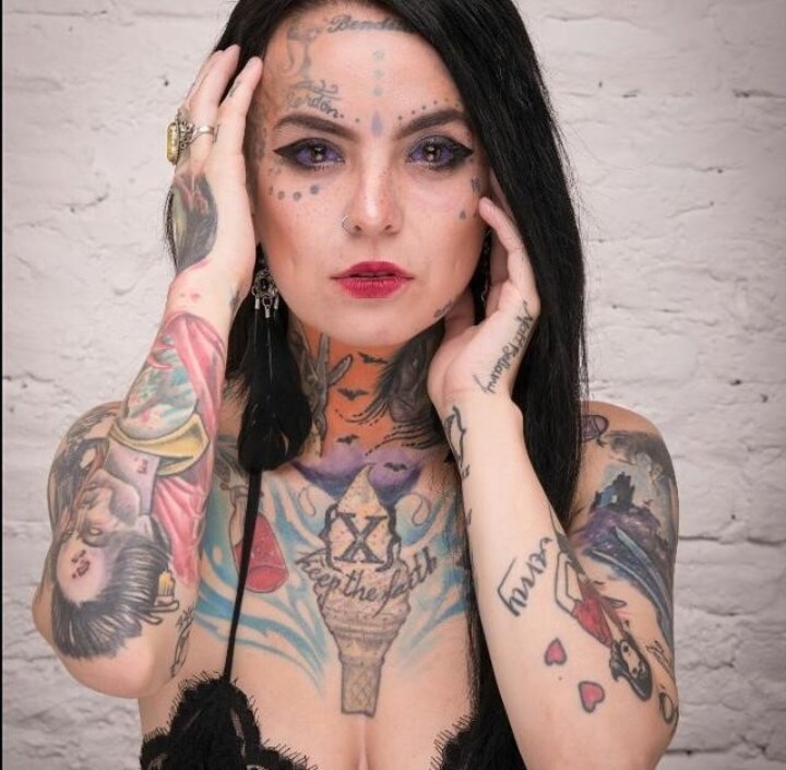 Body piercing. Mickey es colombiana, vive en Buenos Aires y hace 15 años que perfora. "Me sorprende el grado de desinformación y la ignorancia que hay sobre este tema".