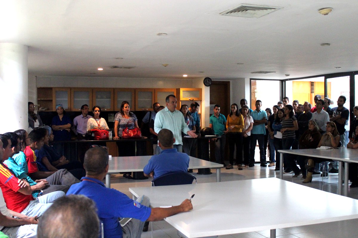 Foto: Reunión de trabajadores de Laboratorios miranda