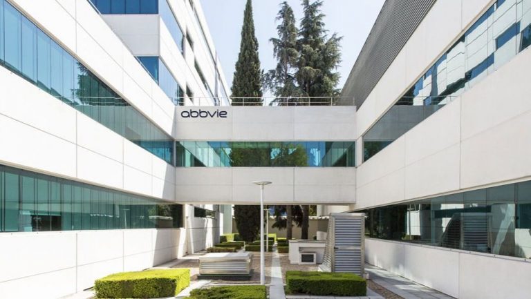 fachada-exterior-de-la-sede-de-abbvie-en-espana_15_1000x564