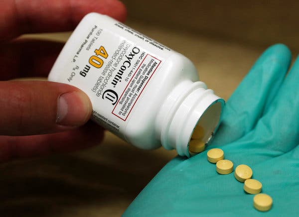 Las demandas alegan que Purdue Pharma vendió agresivamente OxyContin a pesar de saber que era adictivo.