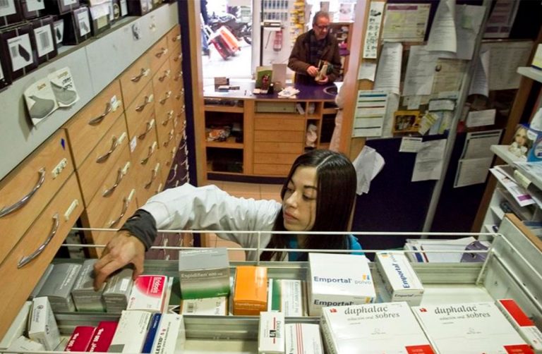 Especialista-recomienda-al-Estado-regular-precio-de-las-medicinas