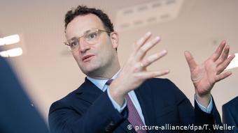 Ministro alemán de Salud, Jens Spahn, apuesta por fortalecer el mercado farmacéutico europeo. (picture-alliance/dpa/T. Weller)