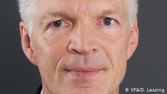 Dr. Siegfried Throm, de la Asociación de Empresas Farmacéuticas Investigadoras (vfa): hay tantos buenos fabricantes en otros países, como ovejas negras en Europa. (VFA/D. Lessing)