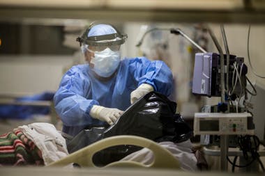 El corticoides dexametasona, de uso común, bajó algo más del 10% la mortalidad dentro de las terapias intensiva