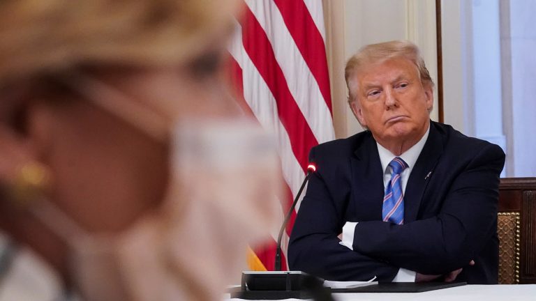 trump enojado