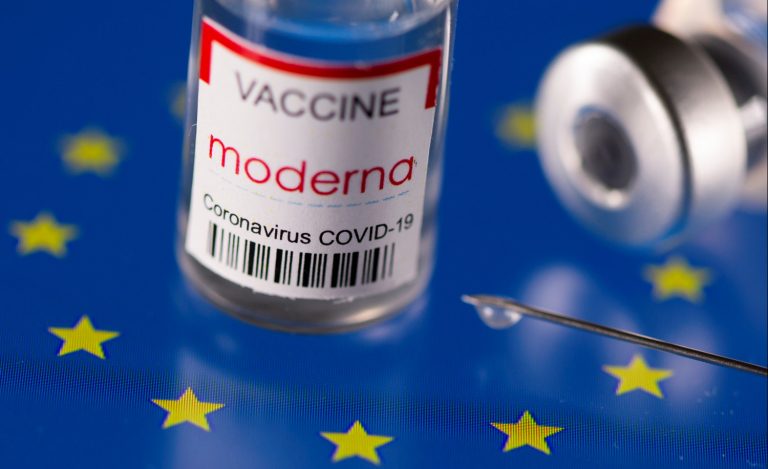 coronavirus-moderna-pense-maintenir-ses-livraisons-de-vaccins-a-l-ue-les-baisser-pour-la-grande-bretagne_20210501120335_rsz