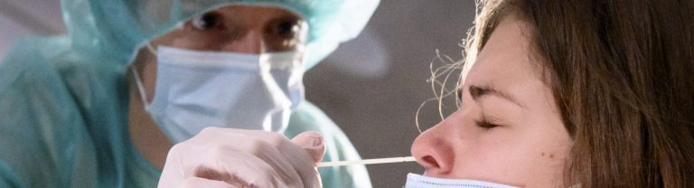 CORONAVIRUS-SUIZA-LAURENT-GILLIERON-EFE-20201103-1920x520