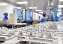 Advierten los expertos que los aranceles farmacéuticos afectarían más a los estadounidenses sin seguro.