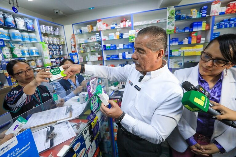 1277687-ministro-de-salud-anuncio-suspension-del-registro-sanitario-a-57-productos-por-no-contar-con-certificado-de-buenas-practicas-de-manufactura-328229