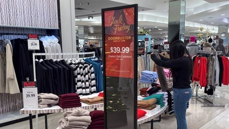 2025-11-29T133358Z_1_LYNXMPELAS088_RTROPTP_4_HOLIDAYSHOPPING-RETAIL-BLACK-FRIDAY