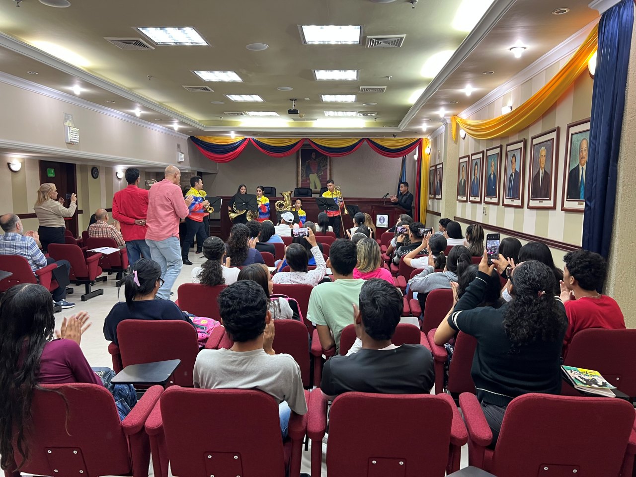 UCS da la bienvenida a más de 30 estudiantes de Farmacia en Maturín