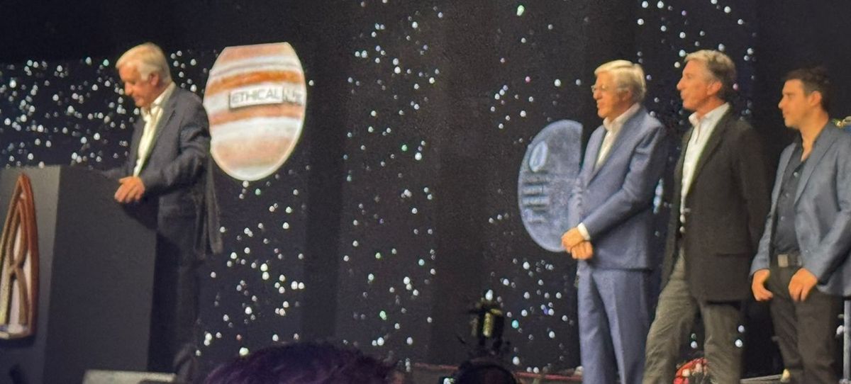 Eduardo Macchiavello, CEO de Roemmers y N°2 de CILFA, y la familia heredera, en fiesta en Costa Salguero, diciembre 2025.