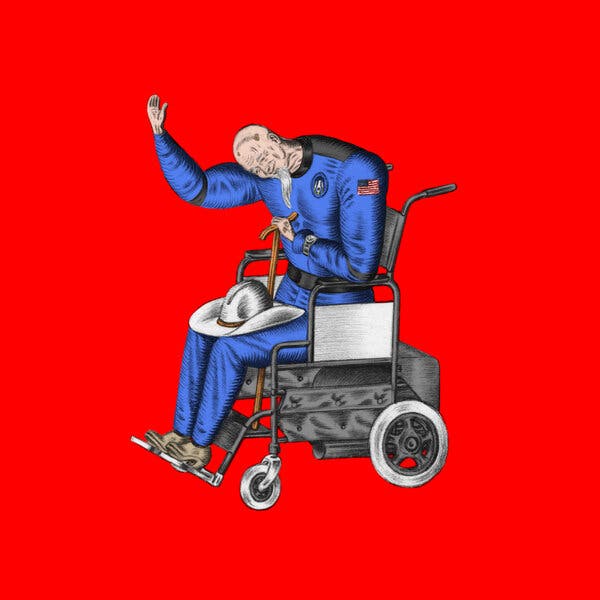 Una ilustración de un hombre anciano, con la cabeza calva marcada por manchas de la edad, sentado en una silla de ruedas y saludando con la mano. Lleva un mono estilo astronauta en azul y negro; sobre su regazo descansa un sombrero vaquero blanco. Sostiene un bastón de madera.