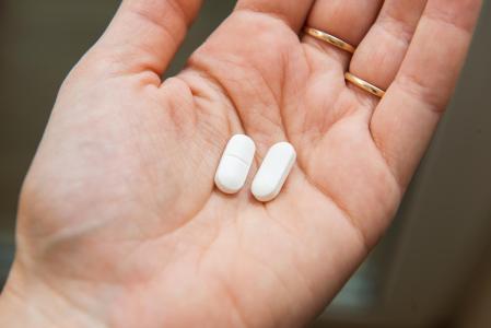 Si el dolor no mejora con 400 mg, la solución no es duplicar la dosis por tu cuenta, sino consultar